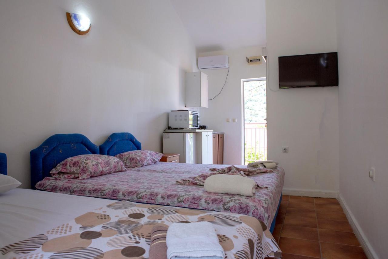 Family Apartments Vukcevic Čanj Buitenkant foto